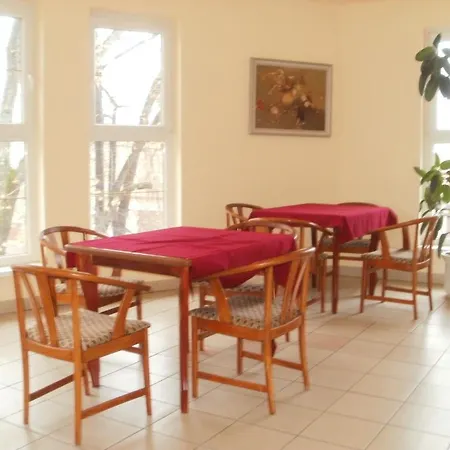 Strand Ξενοδοχείο 3*